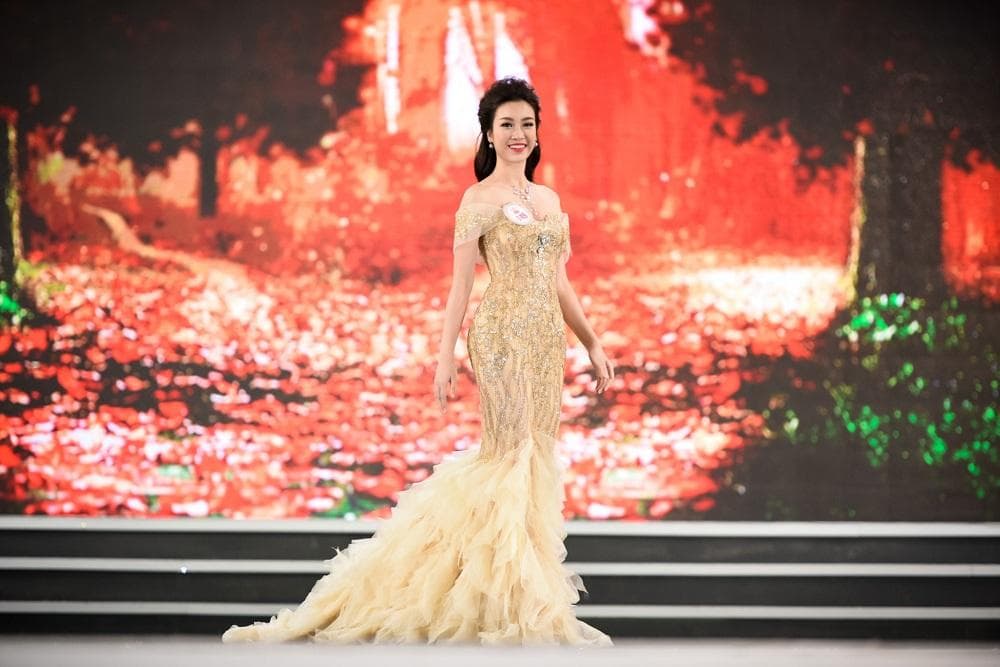 Đỗ Mỹ Linh thi Hoa hậu 2