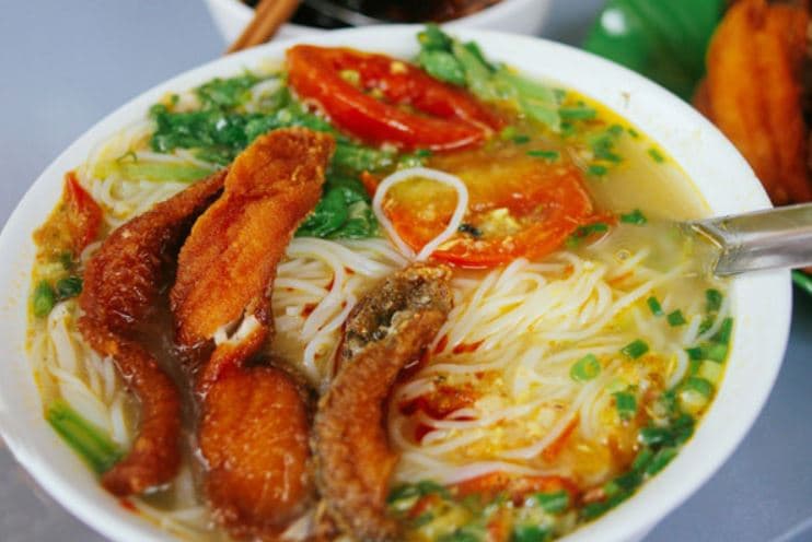 bún cá nhiều mì chính  1