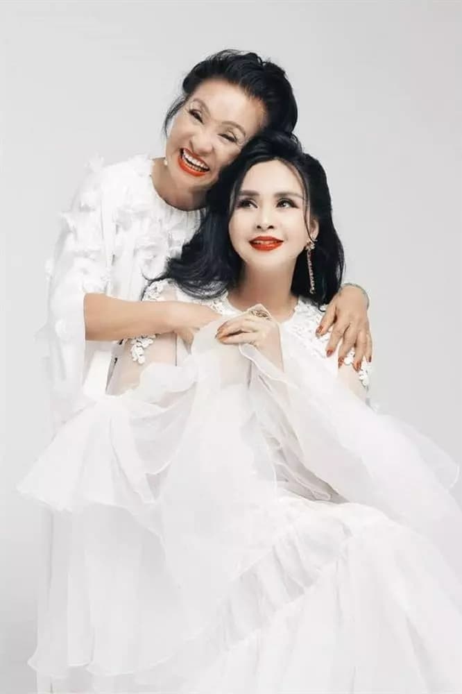 nguoi-me-mi-nhan-nhu-the-nao-trong-mat-thanh-lam-1-ngoisaovn-w666-h1000 2