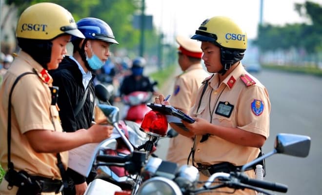 2-truong-hop-bi-tuoc-giay-phep-lai-xe-1.jpg 0