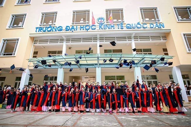 Sinh viên trường Đại học này tốt nghiệp có mức thu nhập thuộc nhóm cao nhất Việt Nam: 'Lò' đào tạo 10 CEO ngân hàng lớn nhất nước 1