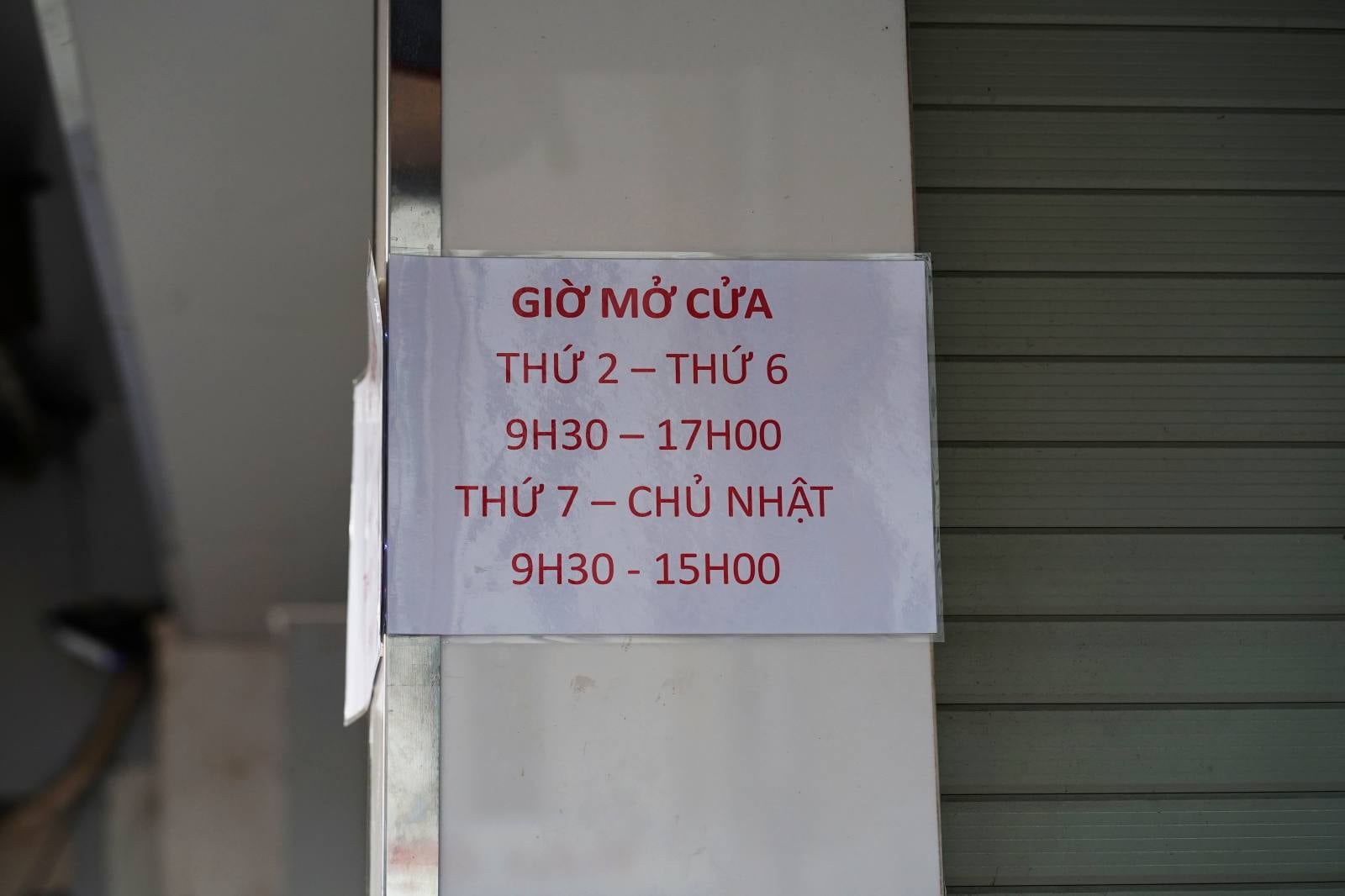 Gallery - Loạt tiệm vàng Ngọc Tâm, Kim Lý, Ngọc Châu Âu cửa đóng then cài, nội dung thông báo gây chú ý - image 4