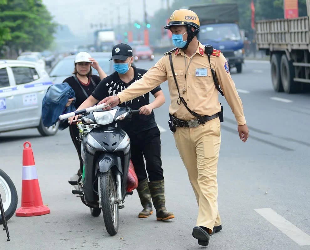 Quy định mới nhất về khoảng cách bật xi nhan trước khi rẽ, người tham gia giao thông lưu ý kẻo dính phạt 1