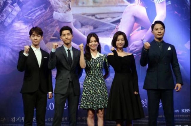 Náo loạn ảnh Song Joong Ki thấp tịt lọt thỏm giữa Lee Min Ho - Park Seo Joon và dàn tài tử đẹp trai quyền lực nhất Hàn Quốc- Ảnh 5.