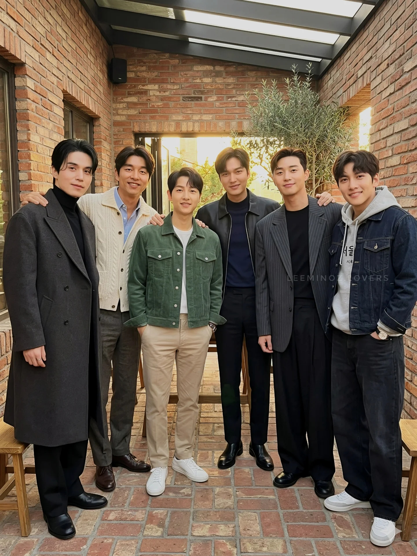 Náo loạn ảnh Song Joong Ki thấp tịt lọt thỏm giữa Lee Min Ho - Park Seo Joon và dàn tài tử đẹp trai quyền lực nhất Hàn Quốc- Ảnh 1.