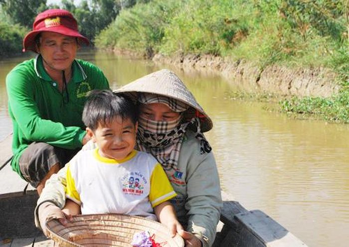 Anh Nguyễn Văn Bình hiện tại ở tuổi trung niên tứ tuần, đã có vợ và 2 con.