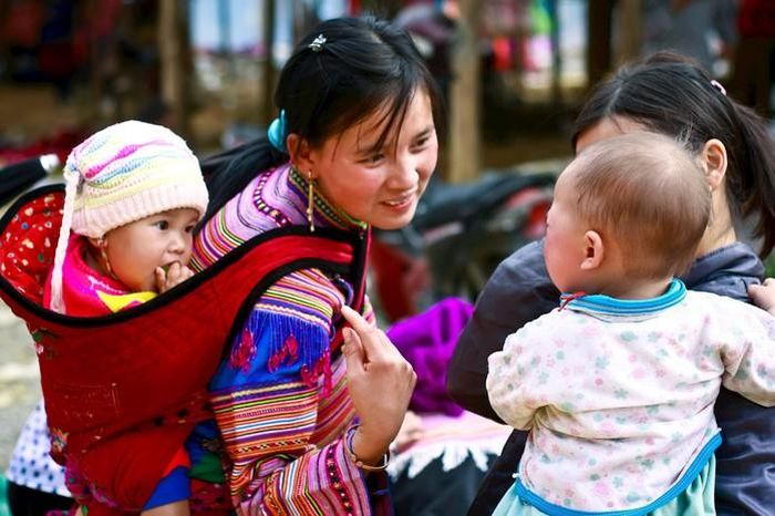 Hỗ trợ tài chính khi sinh con đối với phụ nữ dân tộc thiểu số rất ít người. Ảnh minh họa