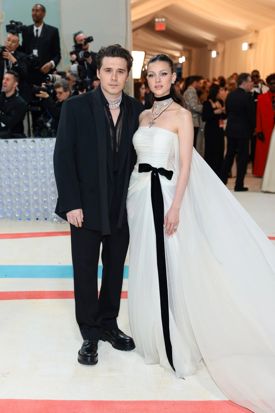 Tồn tại lời nguyền khiến các cặp đôi khiếp sợ Met Gala: Cứ ai sánh đôi tham dự về là chia tay hết?- Ảnh 13.