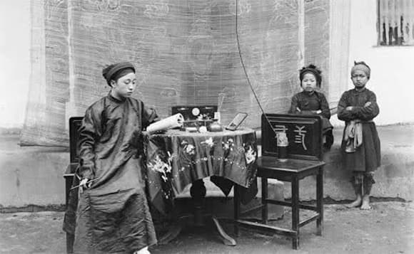vi-sao-cac-cu-thoi-xua-thuong-dat-ten-dem-cho-con-trai-la-van-con-gai-la-thi (1).jpg 0