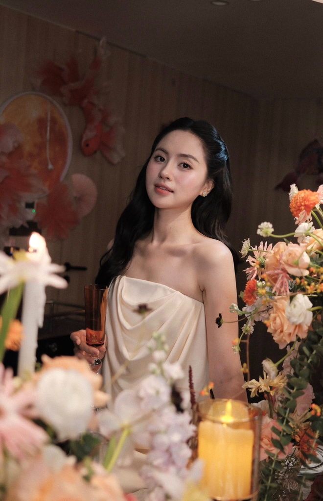 Lừa mẹ đi cà phê, đến nơi là lễ bàn giao xe VF3: Không nỡ để mẹ đi làm 50km, con rể “gia trưởng” chốt quà to - áº¢nh 5.