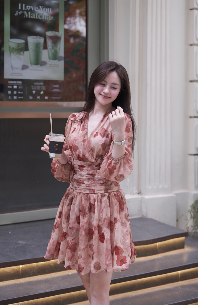 Lừa mẹ đi cà phê, đến nơi là lễ bàn giao xe VF3: Không nỡ để mẹ đi làm 50km, con rể “gia trưởng” chốt quà to - áº¢nh 5.