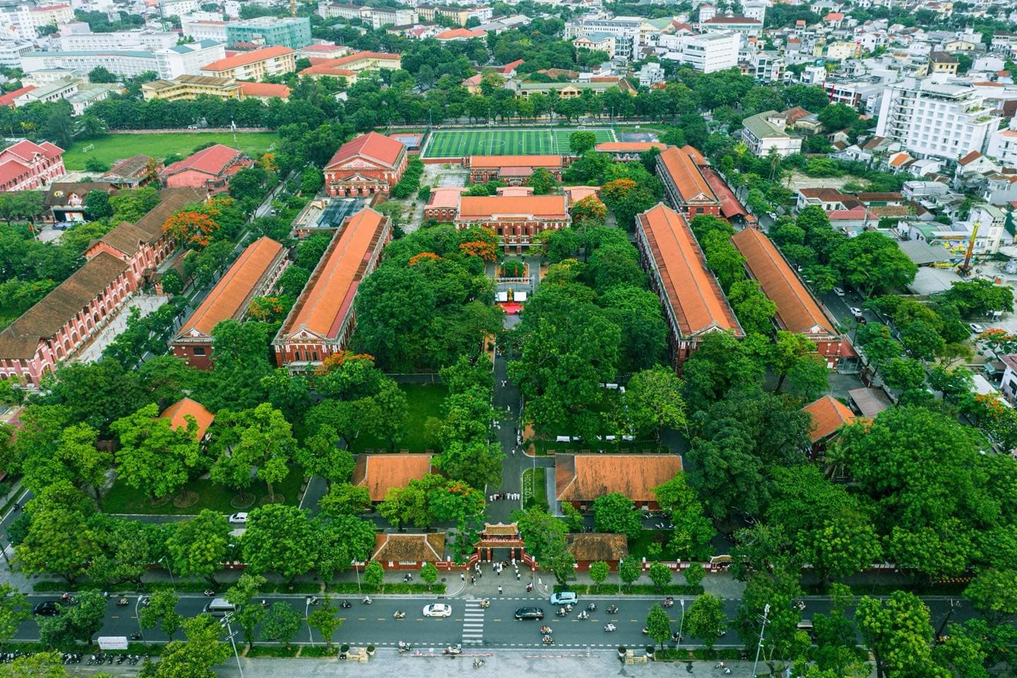 Quốc học Huế 9