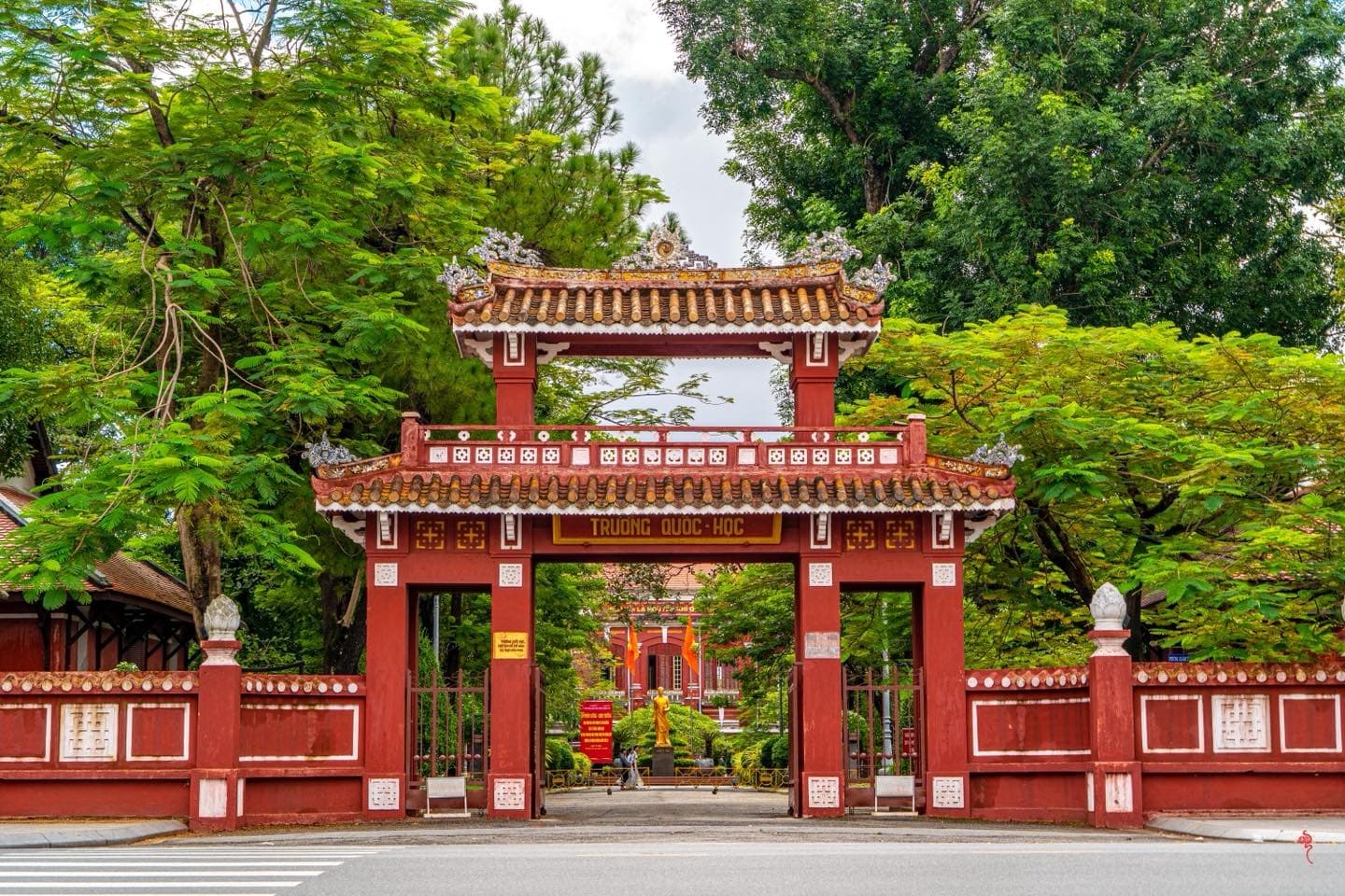 Quốc học Huế 8