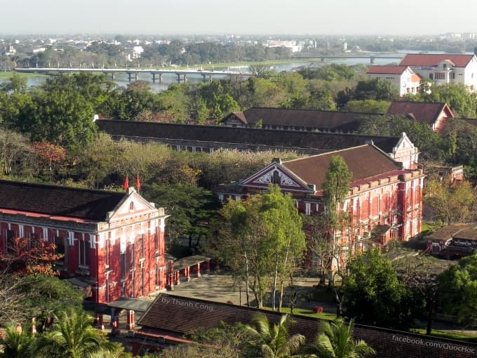 Quốc học Huế 7