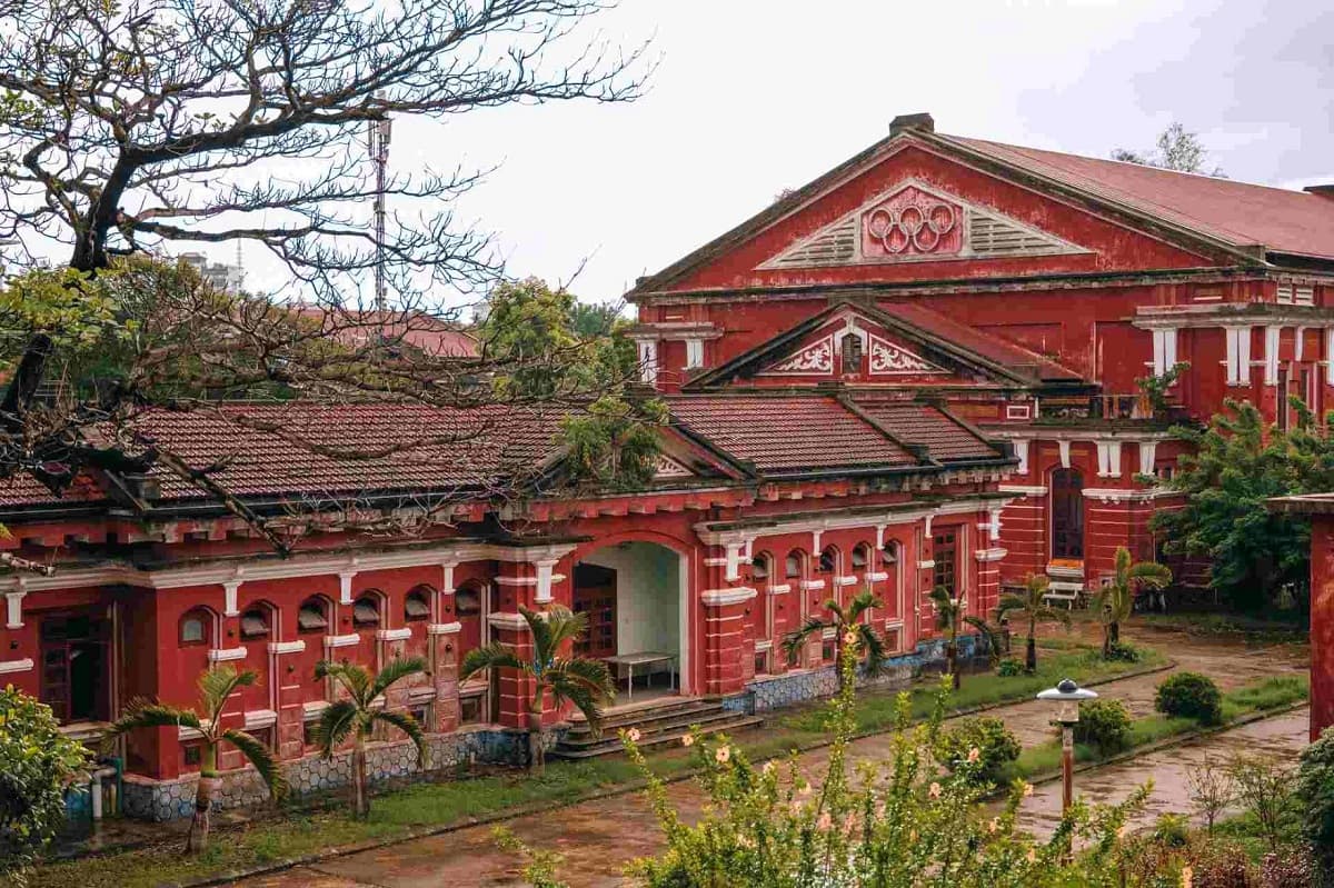 Quốc học Huế 5