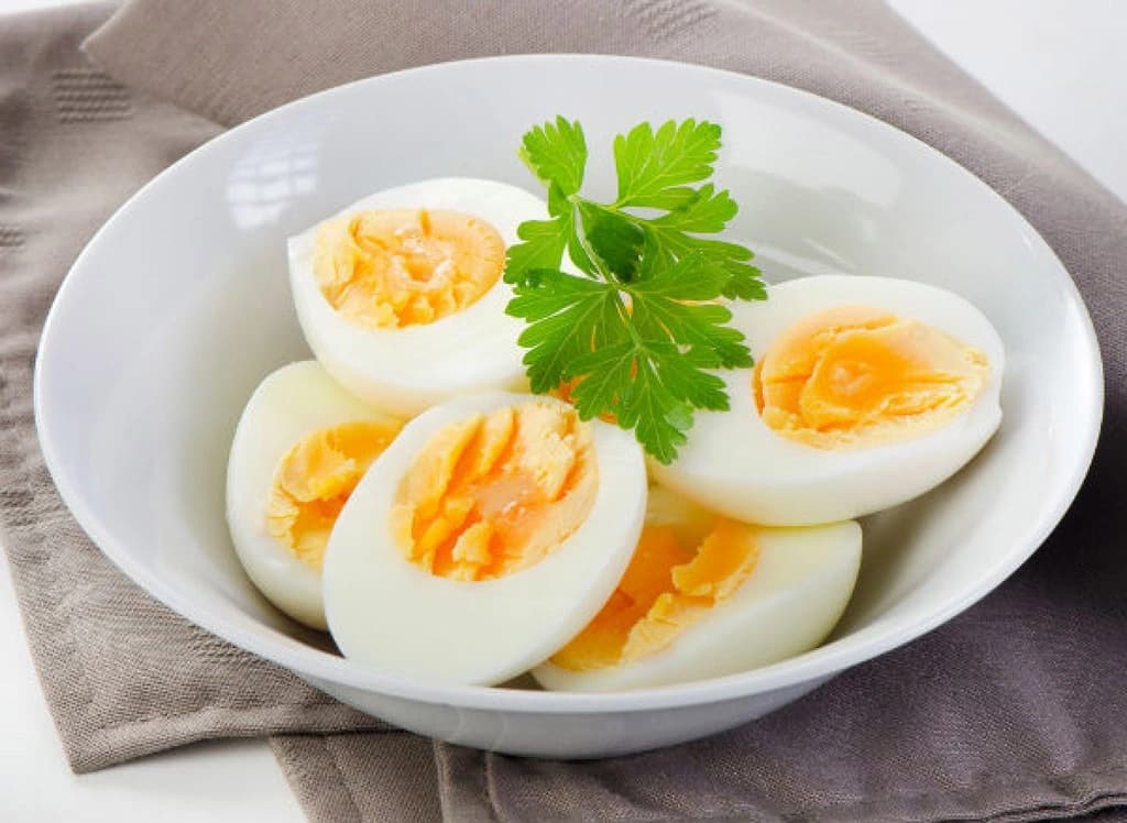 Trứng luộc và trứng ốp la 0