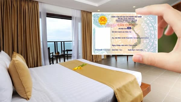 nha-nghi-khach-san-co-duoc-giu-the-can-cuoc-cua-khach-khong.jpg 0