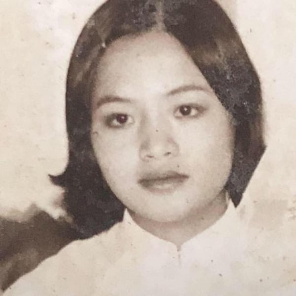 Mẹ ruột Thu Quỳnh: 'Thiên nga của sân khấu kịch' thập niên 90, tuổi hưu là  hậu phương cho con cái