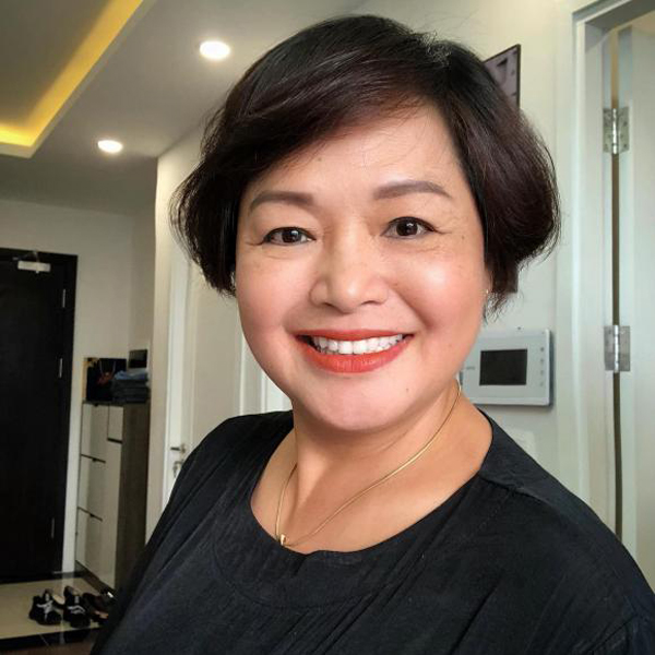 Mẹ ruột Thu Quỳnh: 'Thiên nga của sân khấu kịch' thập niên 90, tuổi hưu là  hậu phương cho con cái