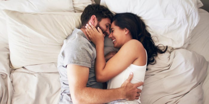 Sau kết hôn, một tuần quan hệ mấy lần là bình thường?