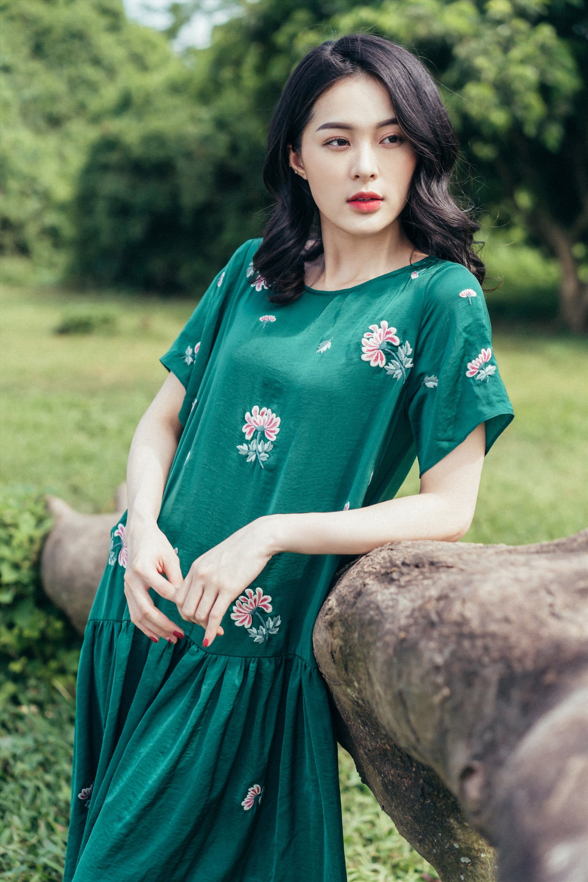 Nhan sắc tuổi 27 của Hạ Vi “mỹ nữ vạn người mê”