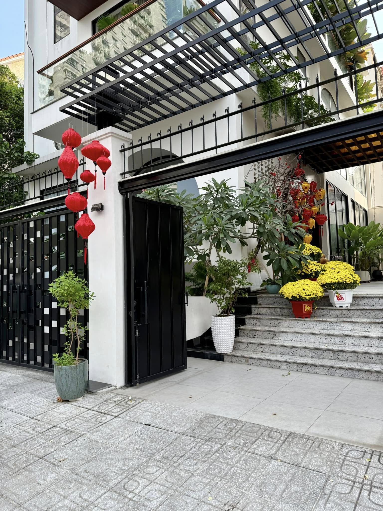 Gallery - Nữ diễn viên cưới chồng đại gia hơn 6 tuổi: Ở biệt thự xa hoa, sở hữu resort sinh thái rộng 50.000m², sinh 4 con vẫn trẻ đẹp - image 4