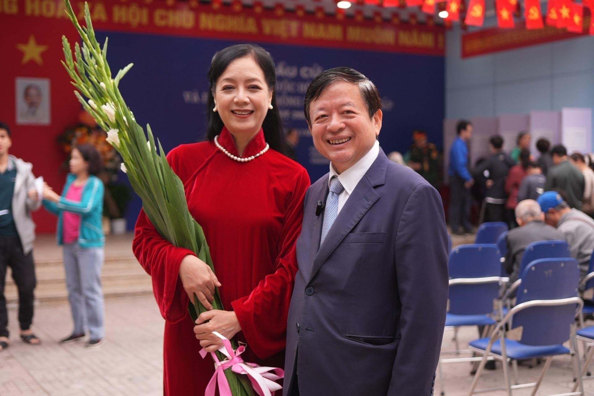Gallery - Gia thế đáng ngưỡng mộ của một gia đình nghệ sĩ Việt: Bố là nhạc sĩ, PGS.TS danh tiếng, mẹ là NSƯT, con gái tiếp bước nghệ thuật - image 11