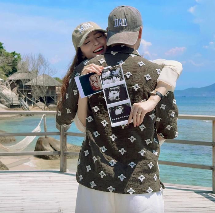 Gallery - Sao Việt 26/6: Em trai Hoài Linh bị trộm móc hết sạch tiền ở châu Âu; Đồng Ánh Quỳnh công khai yêu NSƯT Kim Tuyến hơn 8 tuổi - image 54