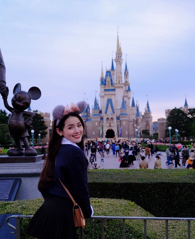 Gallery - Lộ diện gái xinh Đắk Lắk check-in xem World Cup 2026 tại Mỹ đang HOT rần rần: Cuộc sống vô cùng sang chảnh, mới tậu BMW - image 6