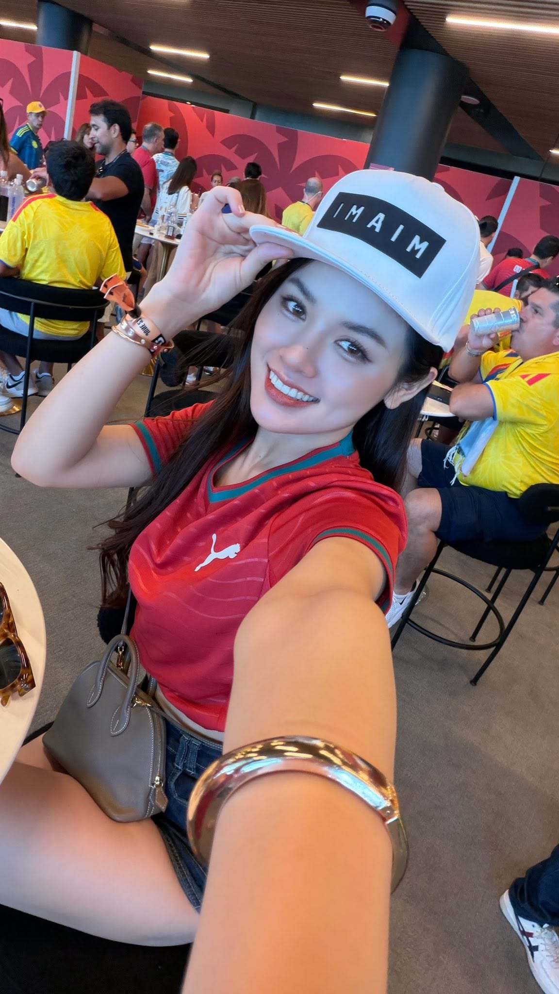 Gallery - Lộ diện gái xinh Đắk Lắk check-in xem World Cup 2026 tại Mỹ đang HOT rần rần: Cuộc sống vô cùng sang chảnh, mới tậu BMW - image 11