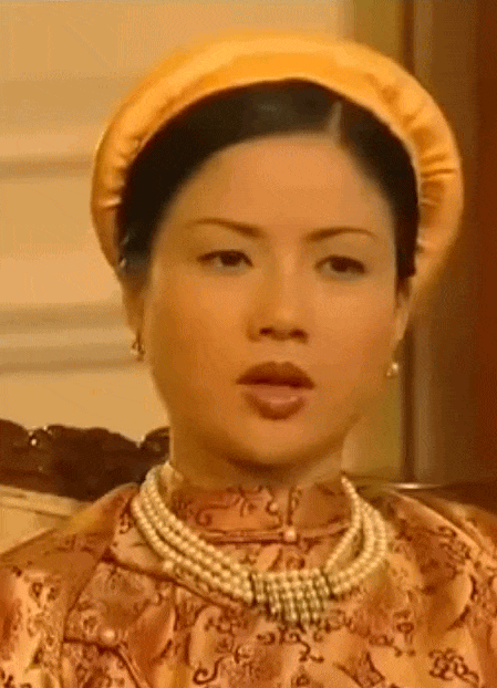 Gallery - Nhan sắc Nam Phương Hoàng hậu đẹp nhất màn ảnh Việt - Trần Yến Chi hiện tại gây bất ngờ - image 6