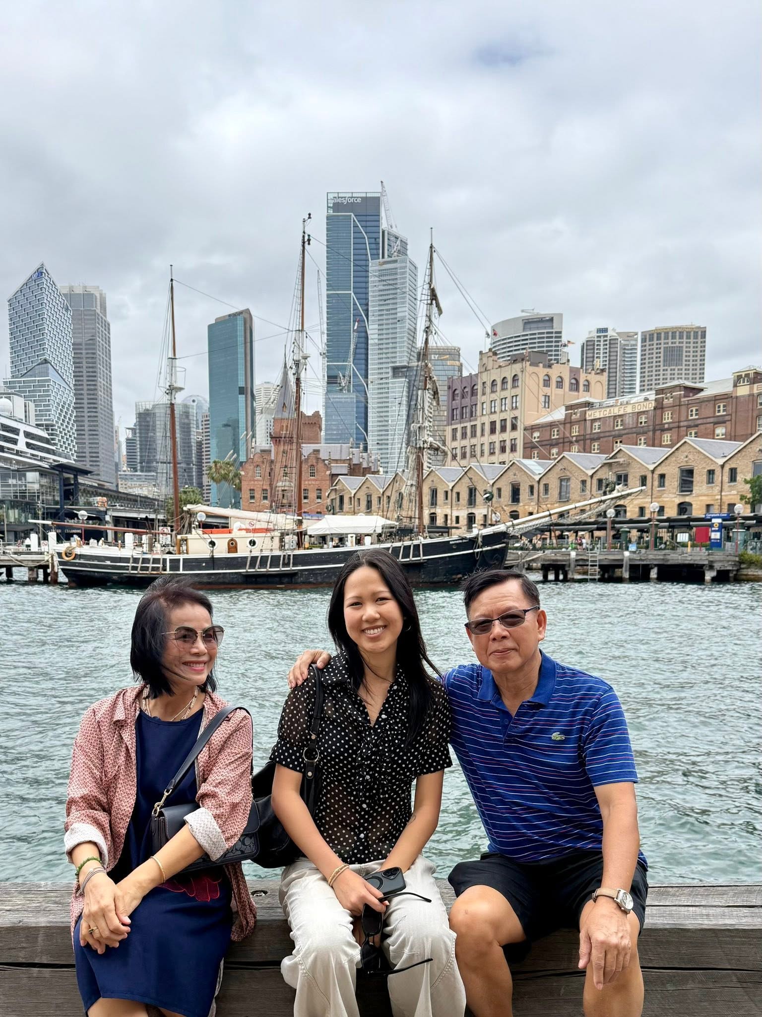 Gallery - Nữ nghệ sĩ nổi tiếng là hậu duệ vua Nguyễn: Đệ nhất mỹ nhân lừng lẫy bỏ showbiz, sống an yên sau khi phát hiện u phổi - image 2