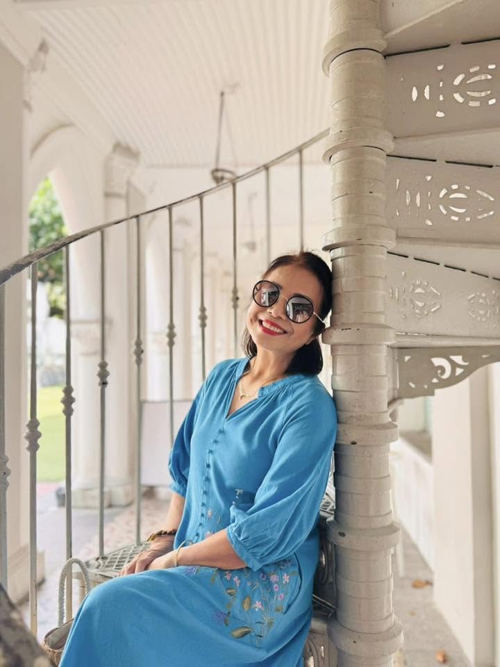 Gallery - Nữ nghệ sĩ nổi tiếng là hậu duệ vua Nguyễn: Đệ nhất mỹ nhân lừng lẫy bỏ showbiz, sống an yên sau khi phát hiện u phổi - image 3