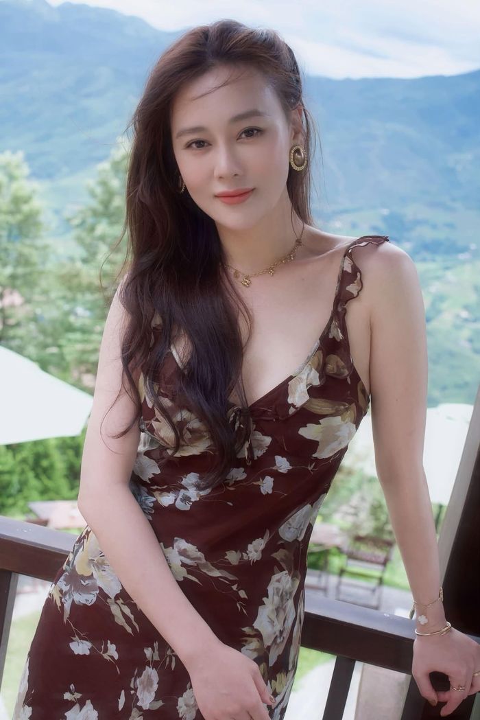 Gallery - Sao Việt 12/7: Ảnh mới của Phương Oanh gây chú ý; Danh hài Việt Hương và chồng kỷ niệm 20 năm ngày cưới - image 54
