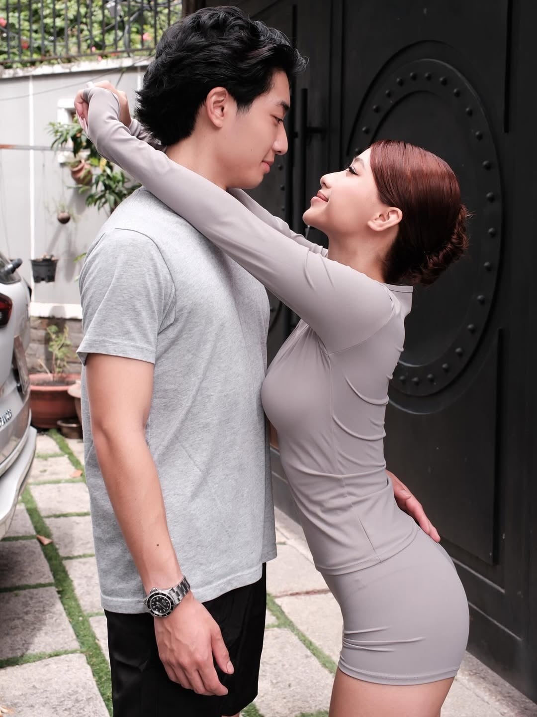 Gallery - Lộ loạt ảnh tình tứ 'nhìn là đỏ mặt' của Louis Phạm và bạn trai thiếu gia - image 12
