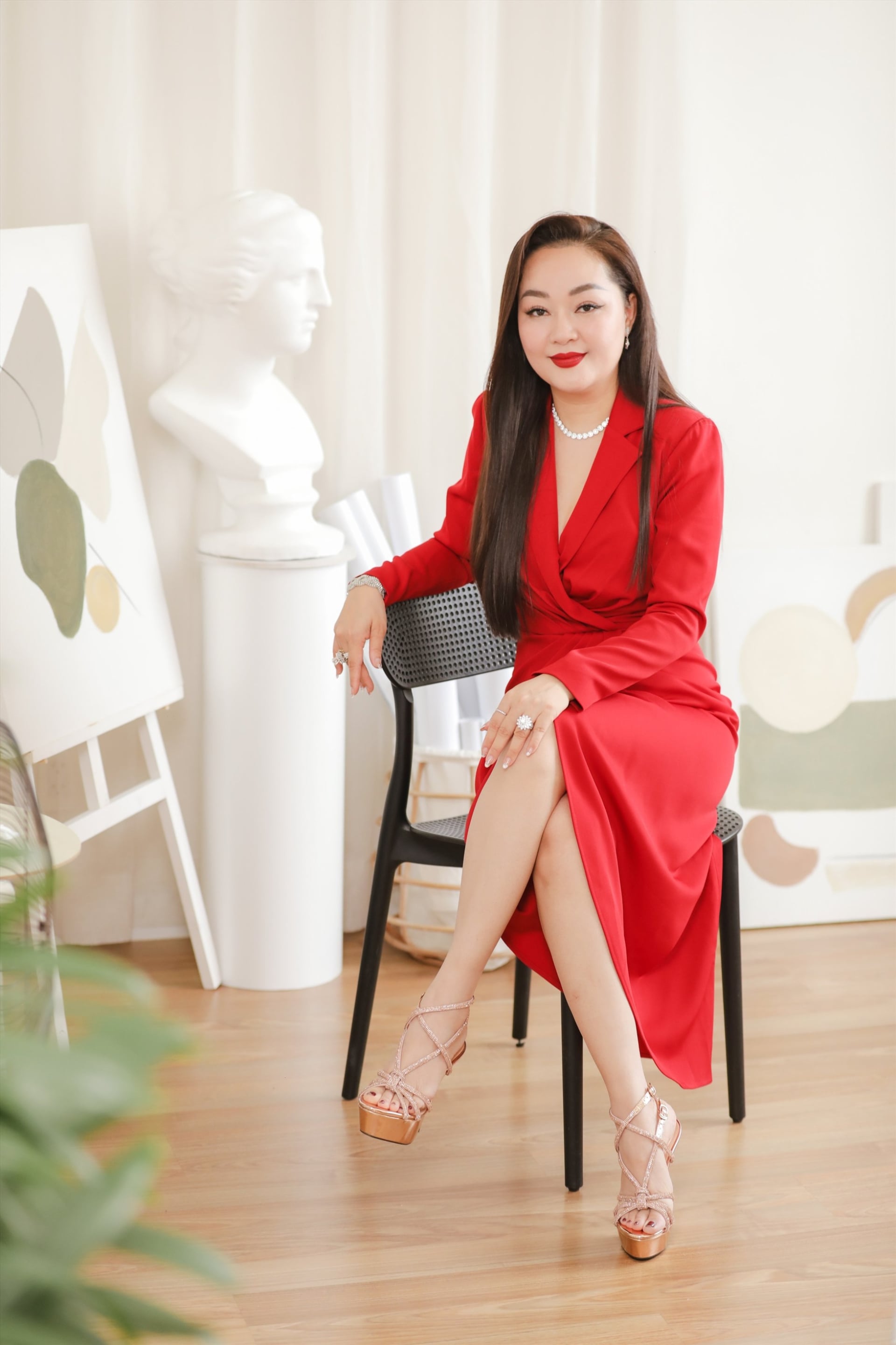 Gallery - Á hậu Hoàng Thanh Nga giàu có thế nào trước khi bị bắt vì buôn lậu kim cương? - image 5
