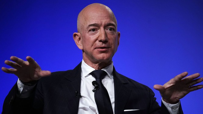 bezos__getty2884912_2692019