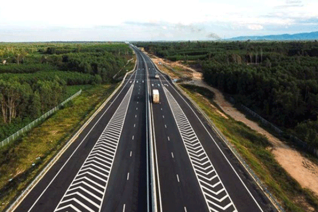 Tháng 9 sẽ khởi công 3 dự án đầu tư công cao tốc Bắc - Nam