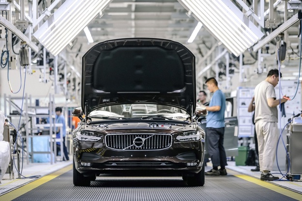 Volvo_S90_Daqing_China