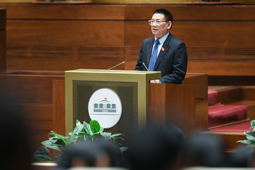 Bộ trưởng Bộ Tài chính Hồ Đức Phớc báo cáo trước Quốc hội. Ảnh: Quochoi.vn