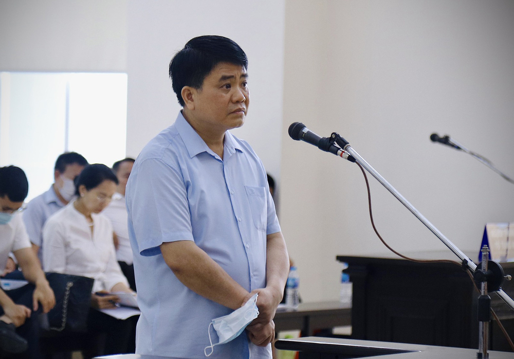 Cựu chủ tịch Hà Nội Nguyễn Đức Chung bị đề nghị truy tố tội lợi dụng chức vụ quyền hạn trong khi thi hành công vụ liên quan các chỉ đạo trồng cây xanh tại Hà Nội