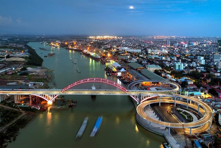 Cầu Hoàng Văn Thụ nối đô thị trung tâm Hải Phòng với khu đô thị mới Bắc sông Cấm.