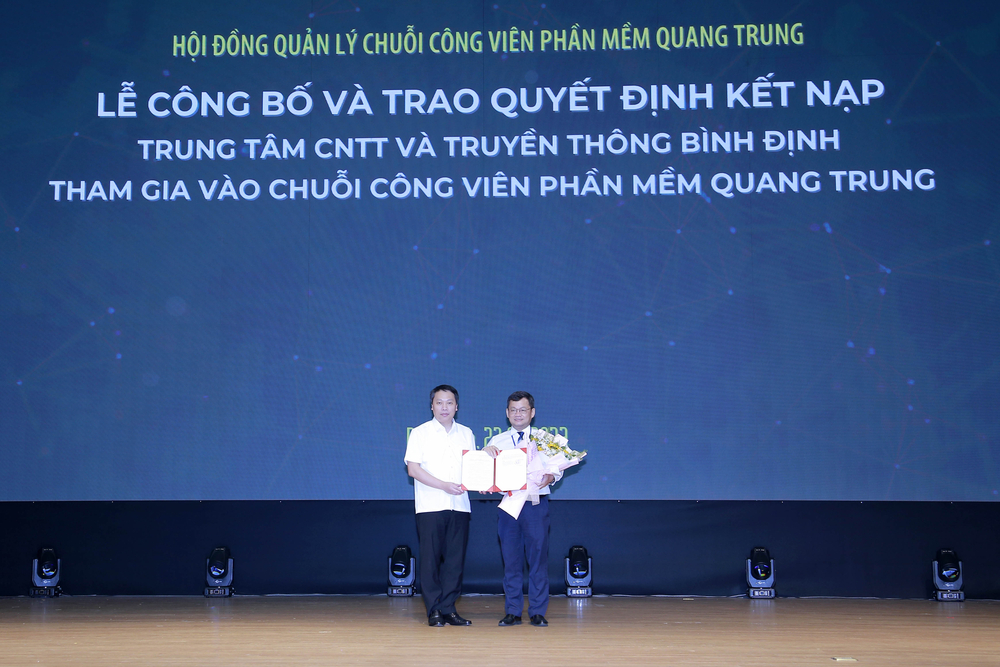 cong-nghe-thong-tin-binh-dinh (4)