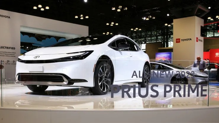 prius prime-CNBC