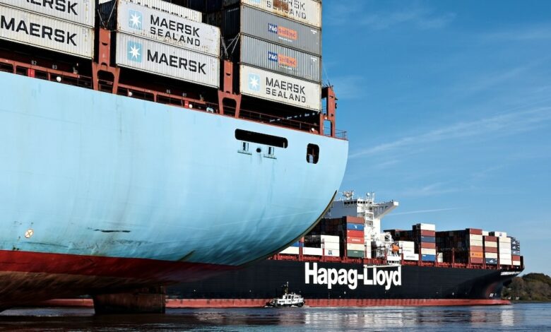 Maersk-Hapag-Lloyd-at-Hamburg
