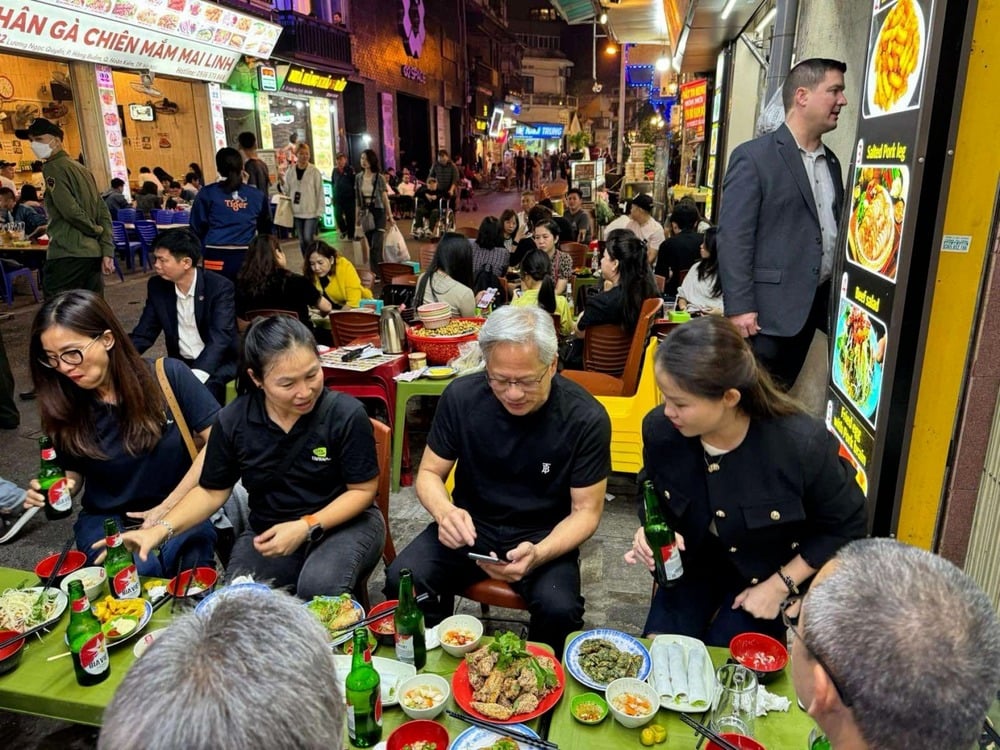 Jensen Huang VN