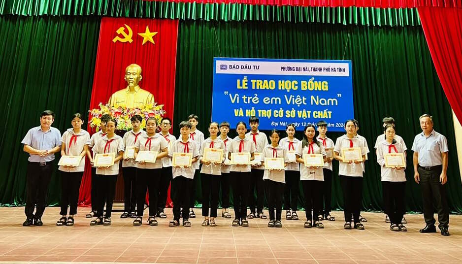 Học bổng tuy không quá lớn về giá trị vật chất nhưng mang theo tình cảm hết sức ấm áp để khích lệ, động viên tinh thần cho các em học sinh tiếp tục nỗ lực phấn đấu, đạt những thành tựu cao hơn trong học tập.