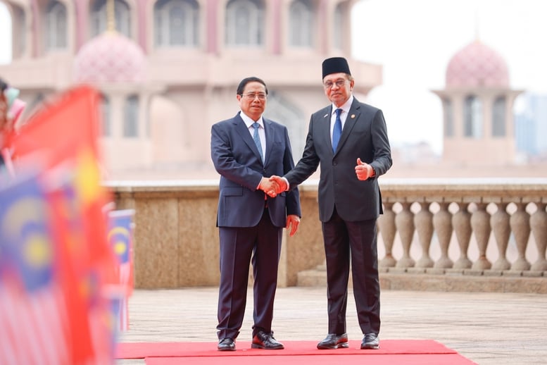 Thủ tướng Phạm Minh Chính hội đàm với Thủ tướng Malaysia- Ảnh 1.