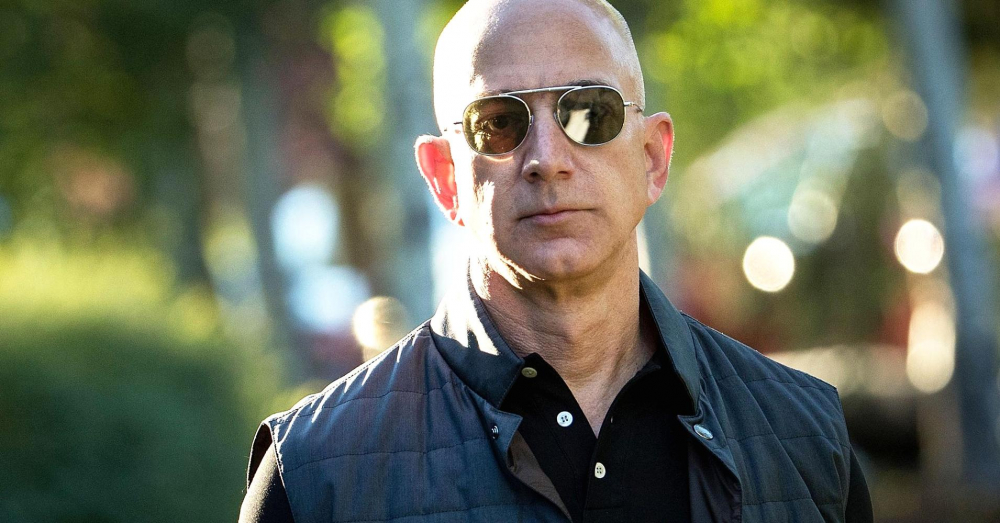 104617474-GettyImages-813883120-bezos.1910x1000