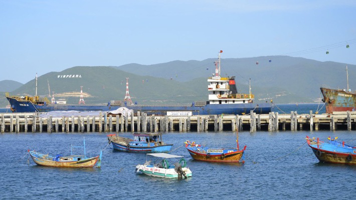 nhadautu--nha-nuoc-muon-thoai-het-von-tai-cang-nha-trang-0206